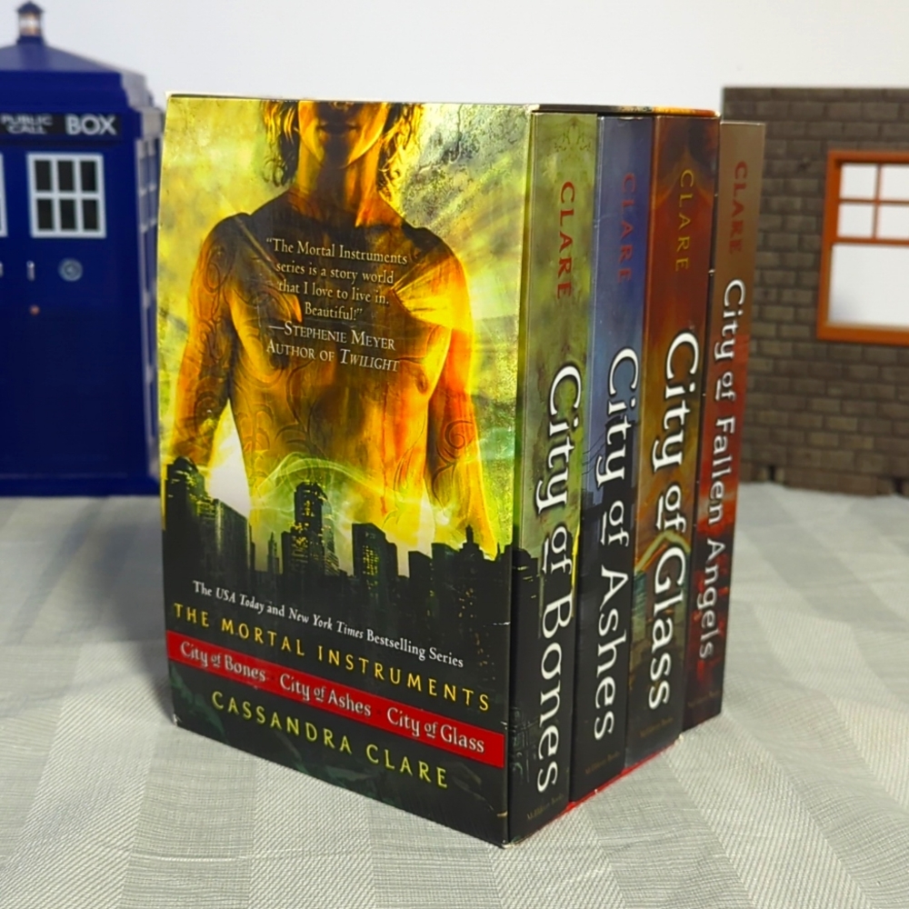 Cassandra Clare The Mortal Instruments Boxset books 1-4